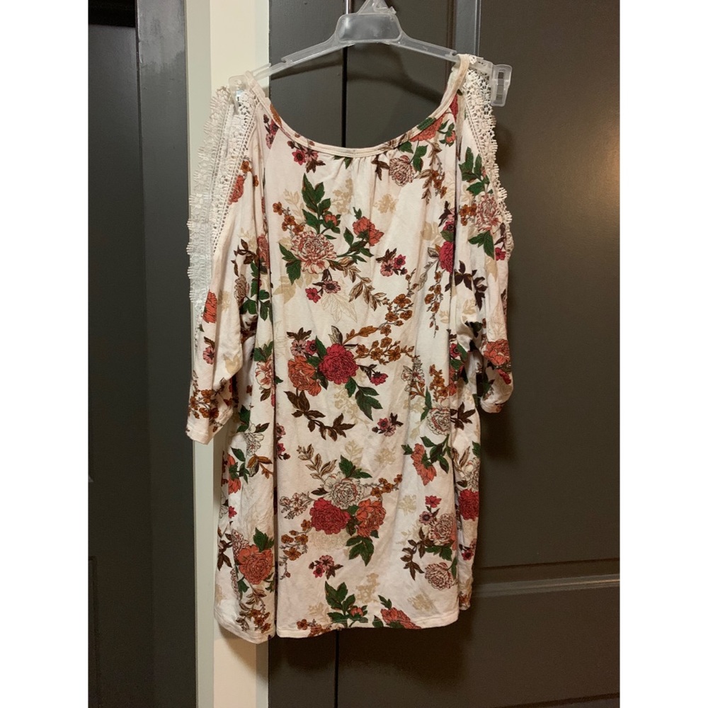 Maurices - Lace Cold Shoulder Floral Top - Size 3